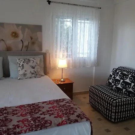 Liopetra Apartament *